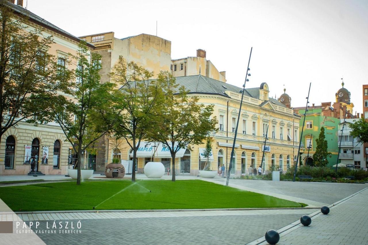Ruben Apartman City Center ديبريتْسين المظهر الخارجي الصورة